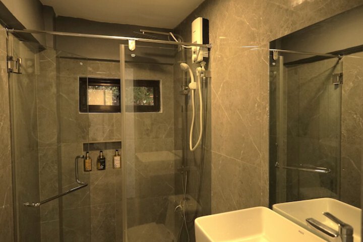 Room 35 of 62