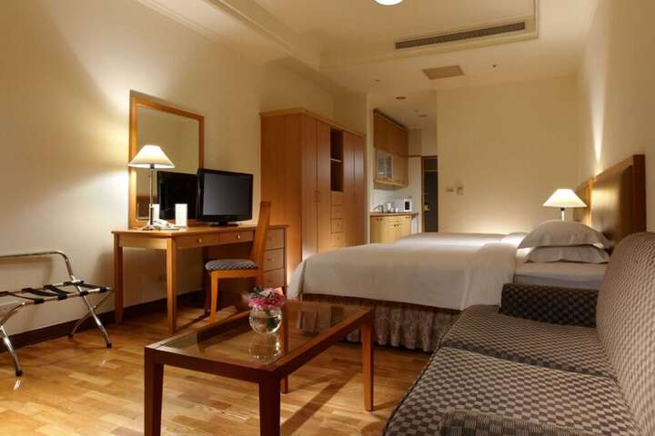 Room 9 of 23