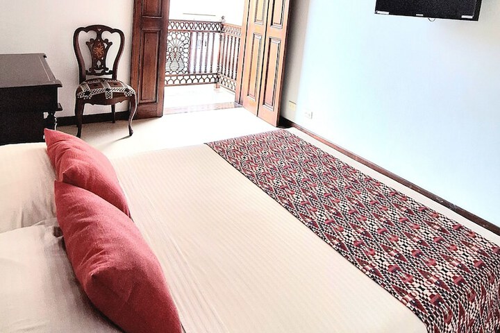 Room 27 of 46