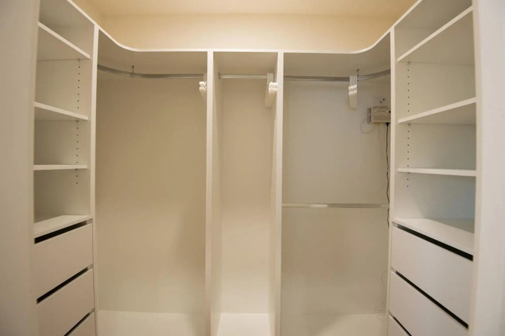 Room 8 of 22