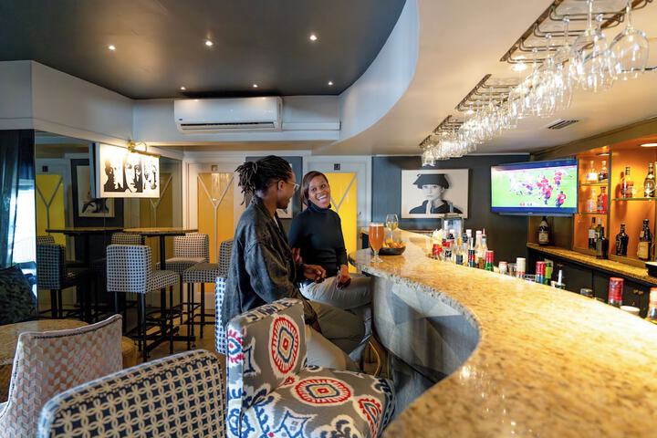 Lounge 277 of 370