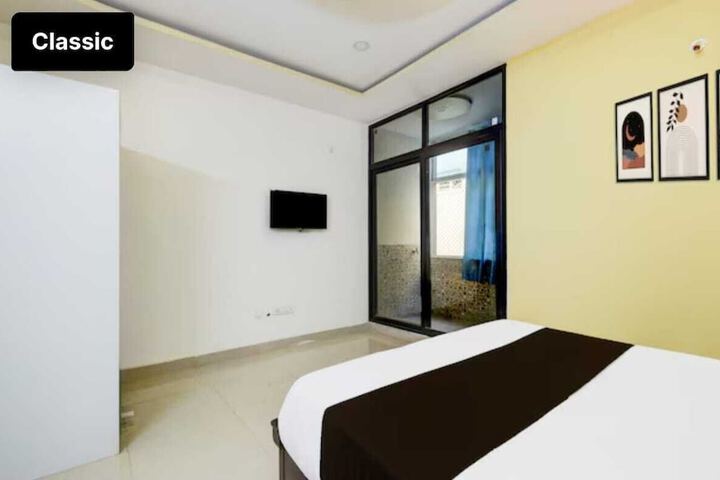 Room 6 of 14