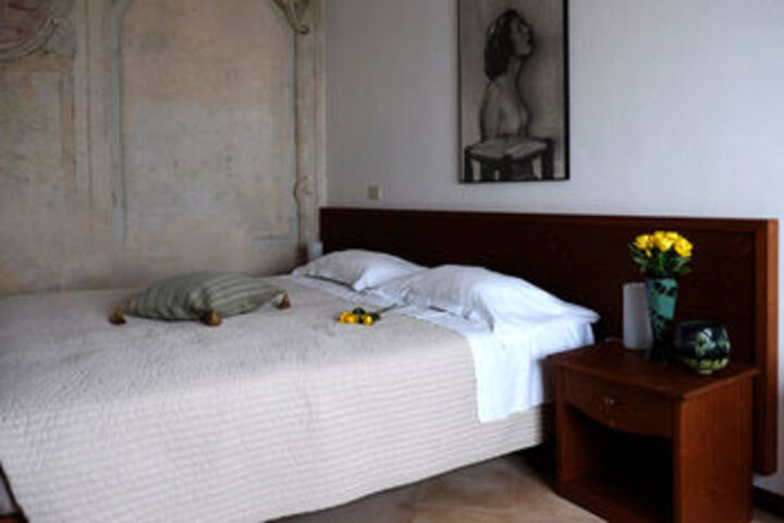 Room 15 of 38