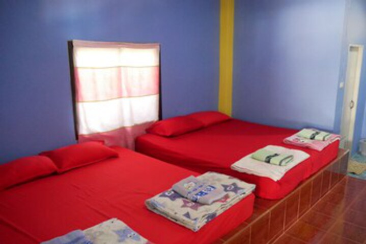 Room 8 of 19