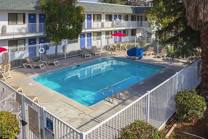Pool 23 of 35