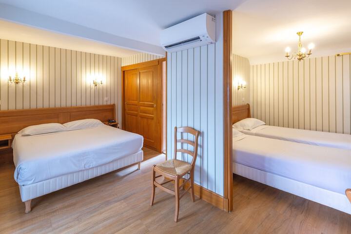Room 10 of 43
