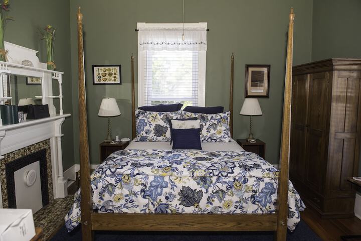 Room 8 of 64