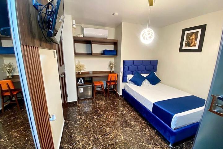 Room 11 of 34