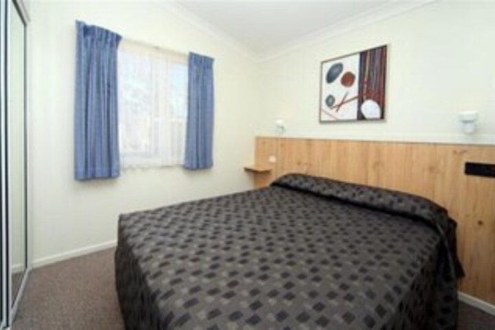 Room 100 of 129