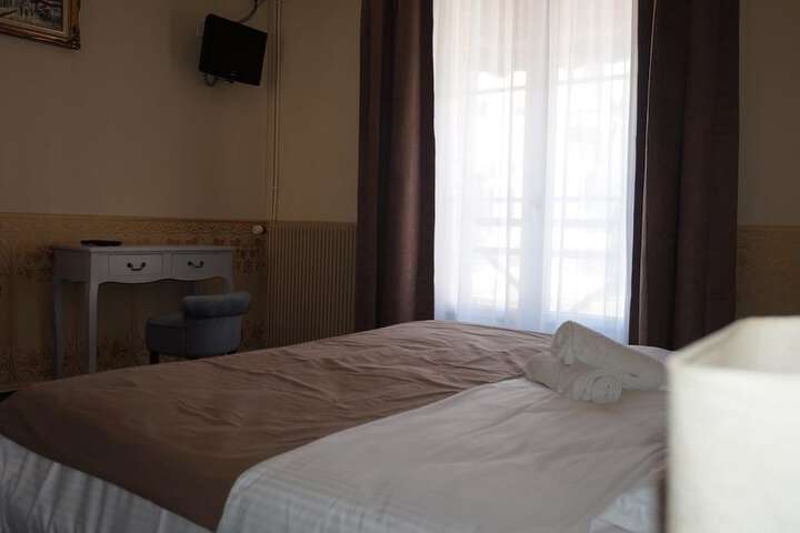 Room 5 of 89