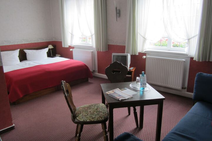 Room 2 of 45