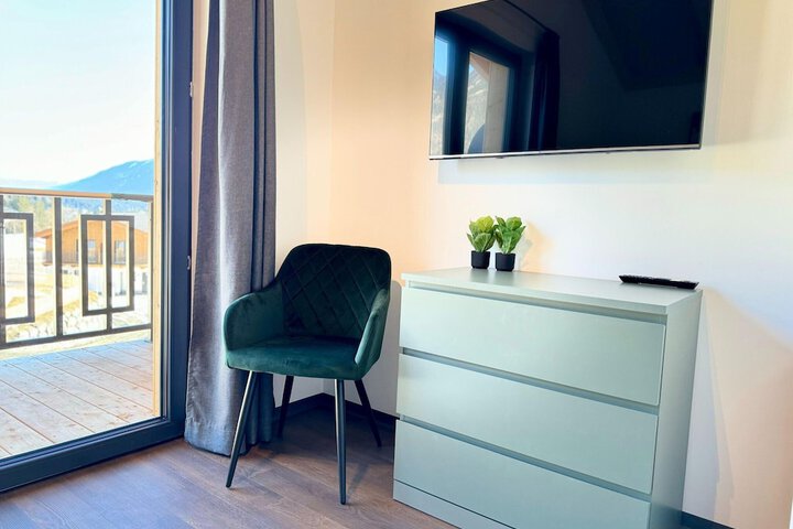 Room 3 of 34