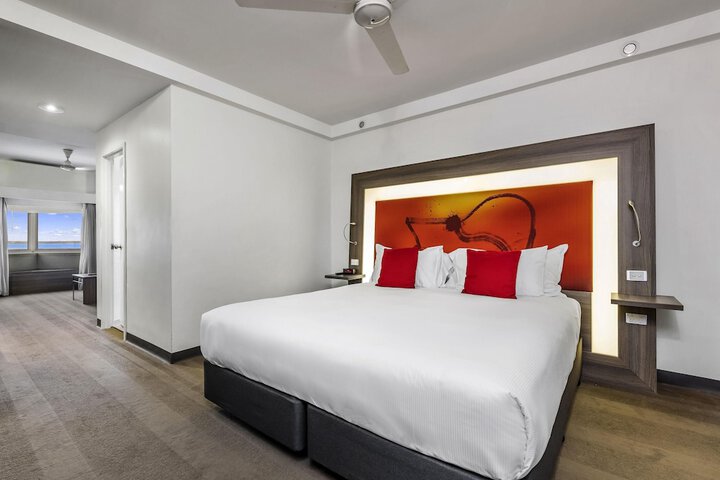 Room 10 of 75