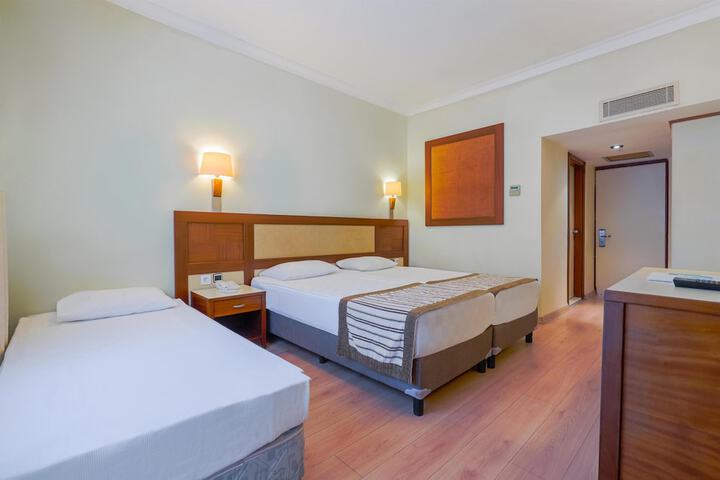 Room 18 of 81