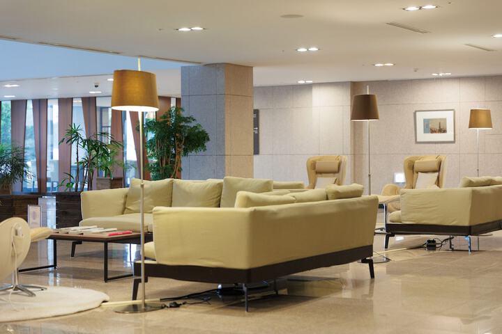 Entrance & Lobby