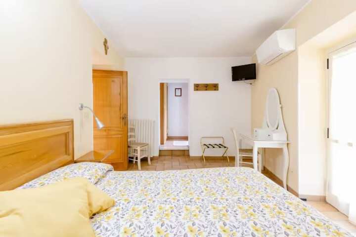 Room 14 of 68