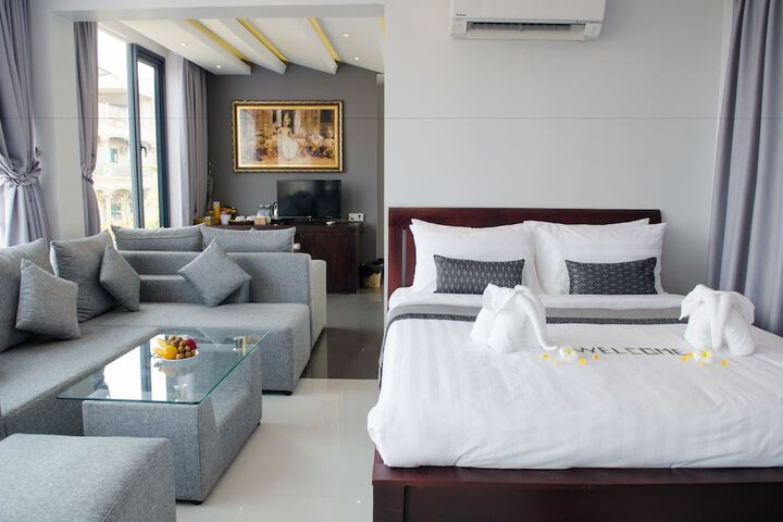 Room 32 of 74