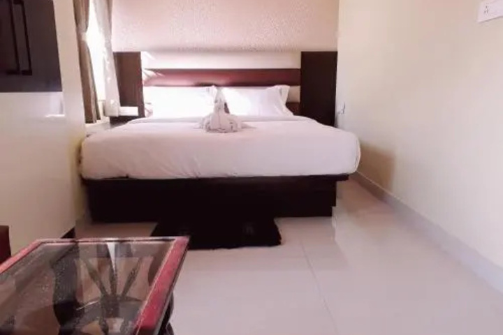 Room 5 of 11