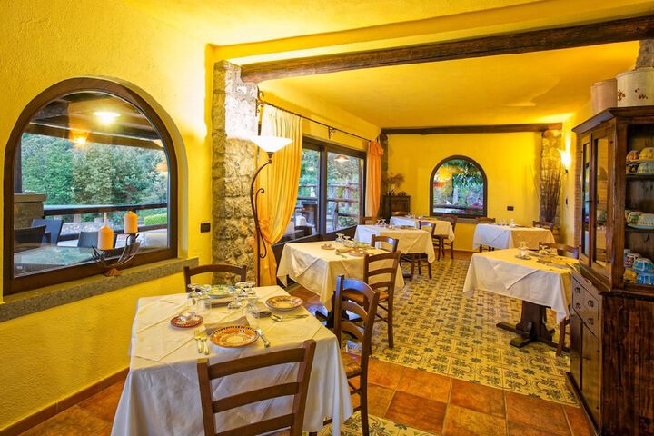 Dining Photos