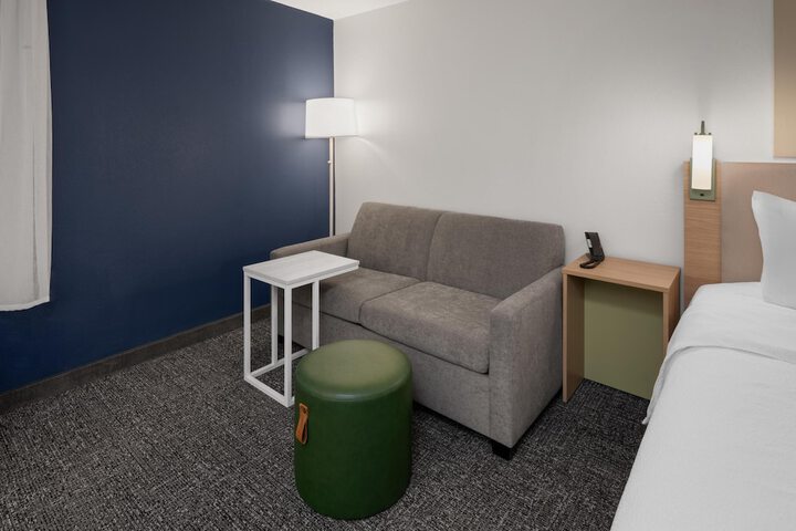 Room 32 of 63