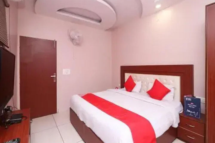 Room 4 of 6