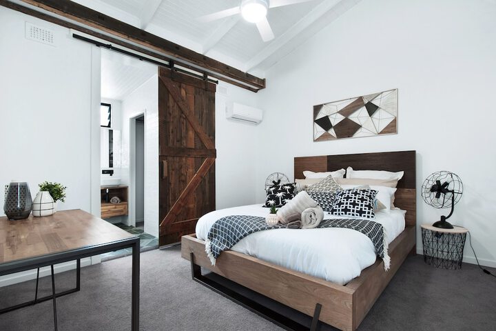 Room 2 of 23