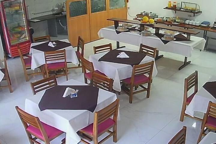 Dining 55 of 70