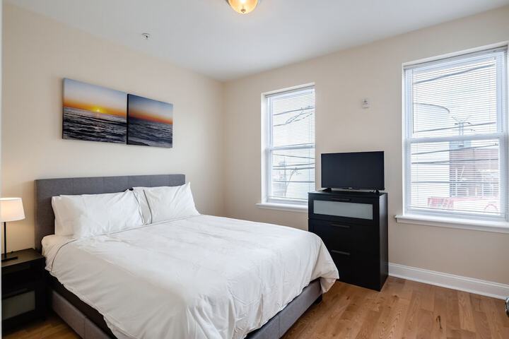 Room 5 of 12