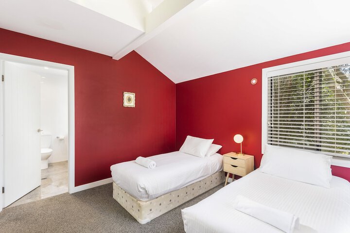 Room 21 of 148