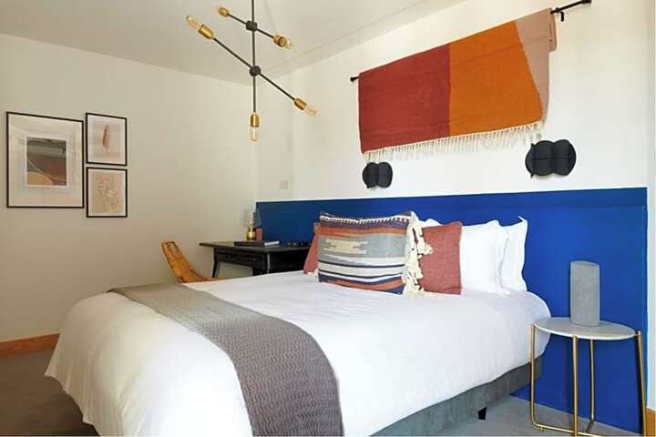 Room 16 of 43