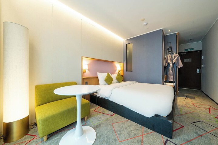 Room 16 of 31