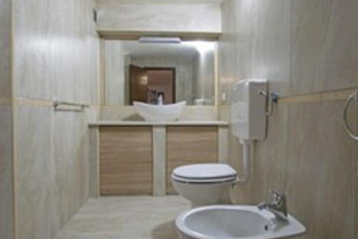 Room 2 of 41