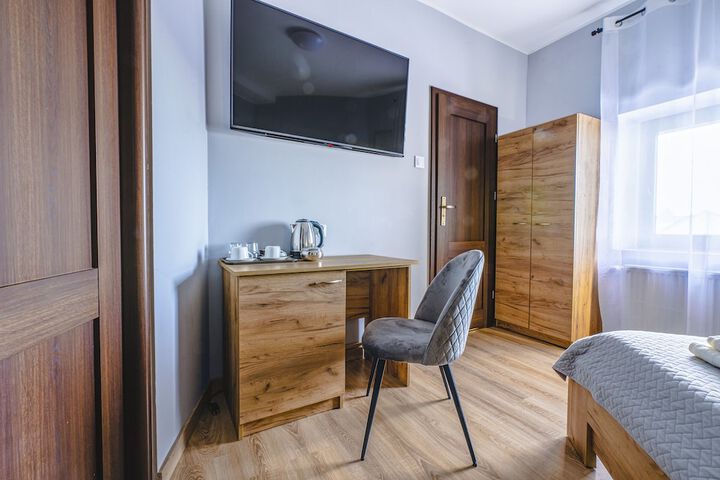Room 105 of 168