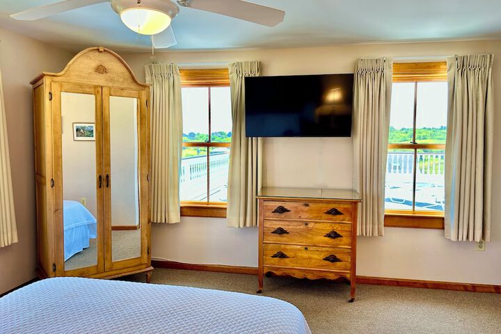 Room 27 of 100