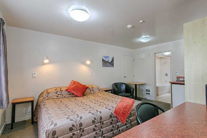 Room 6 of 43