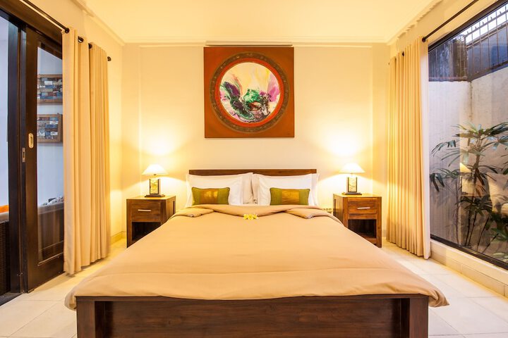 Room 9 of 19