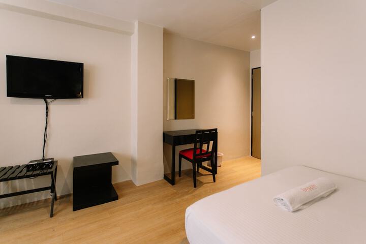 Room 80 of 158
