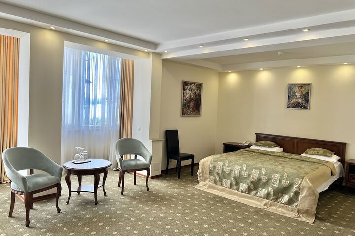 Room 20 of 28