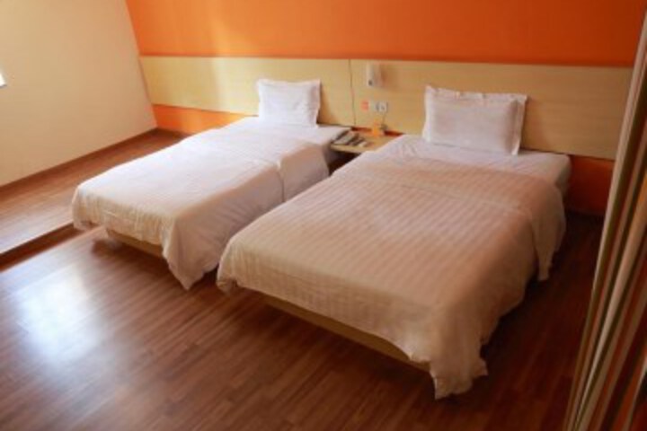 7Days Inn Tiexi Square