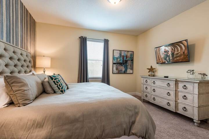 Room 16 of 37