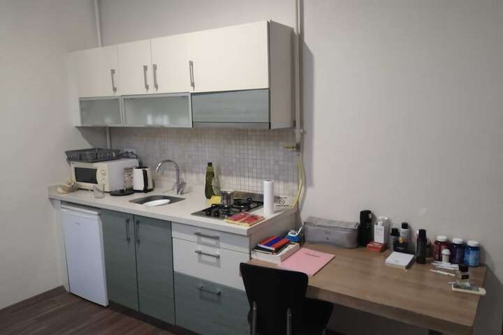 Private kitchenette