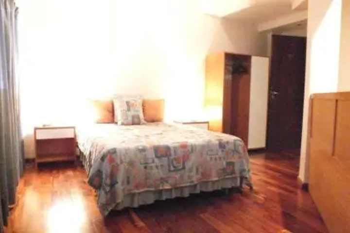 Room 2 of 9