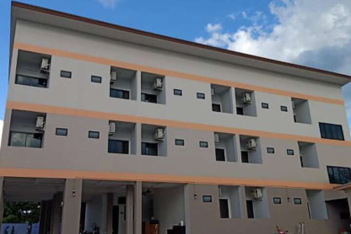 V2 hotel