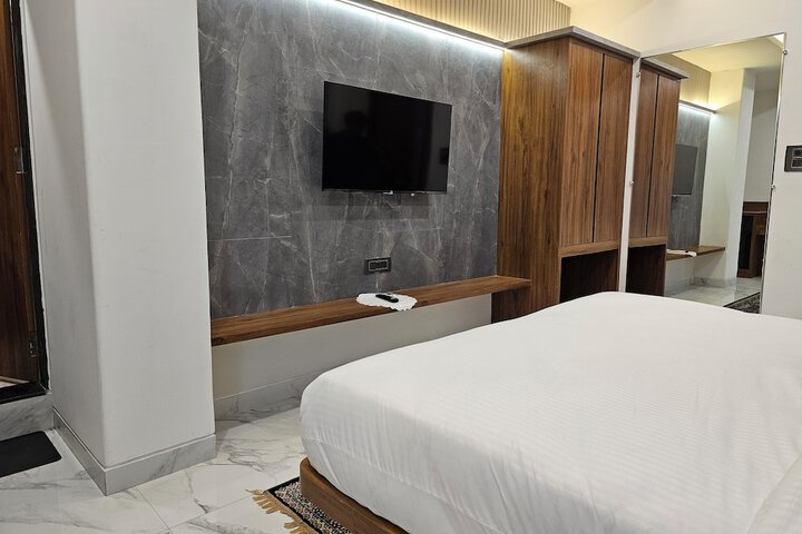 Room 15 of 52