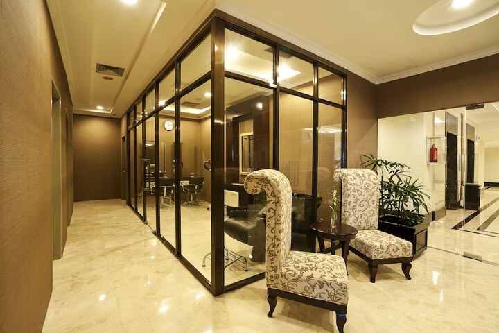 Hair salon