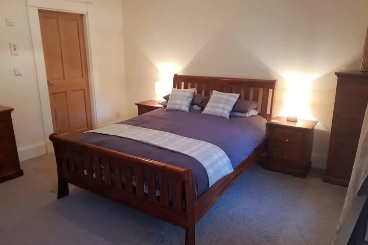 Room 2 of 9