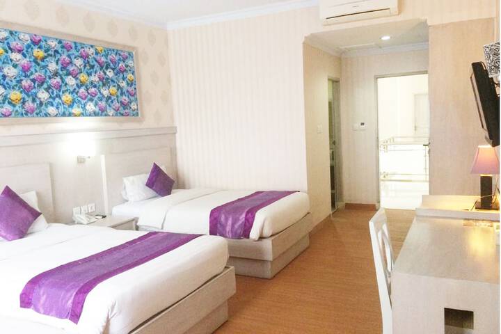 Room 12 of 96