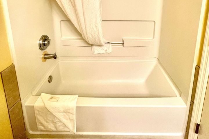 Efficiency King Bed Accessible (6 of 22)
