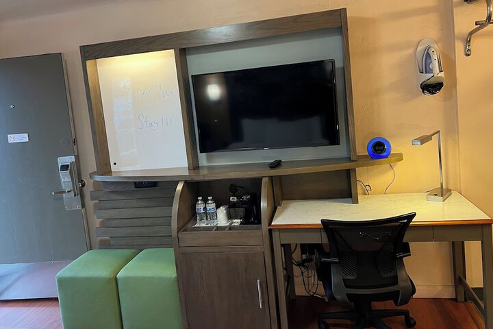 Room 19 of 41