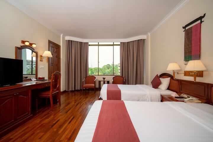 Room 26 of 169